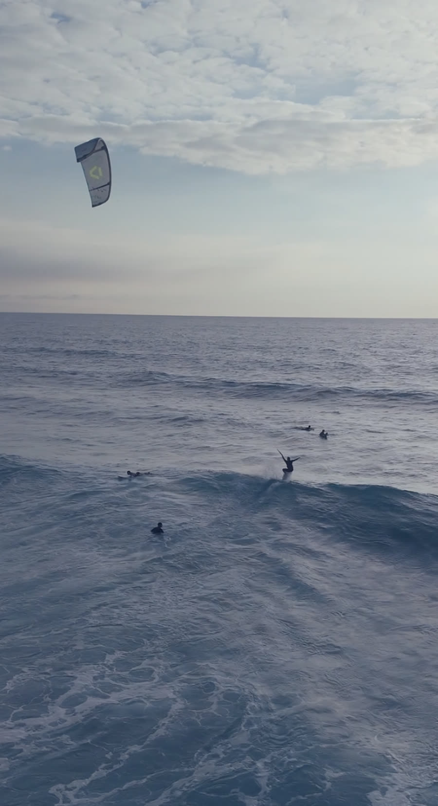 Kite surf, saut en fin de journée