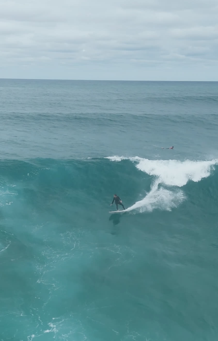 Surfeur sur grosse série